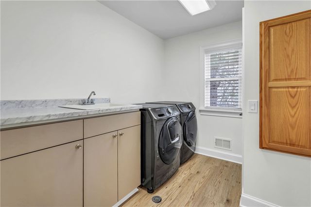 29 Foxboro Lane, Perinton, NY 14450