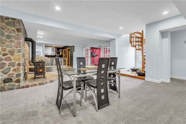 29 Foxboro Lane, Perinton, NY 14450