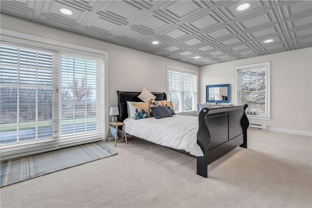 29 Foxboro Lane, Perinton, NY 14450