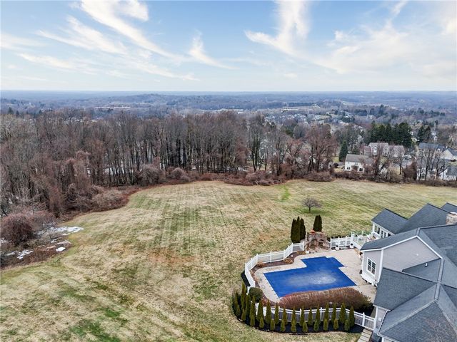 29 Foxboro Lane, Perinton, NY 14450