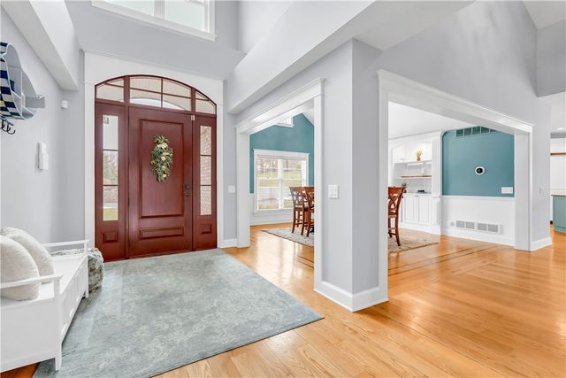 29 Foxboro Lane, Perinton, NY 14450