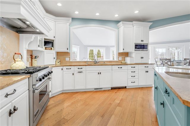 29 Foxboro Lane, Perinton, NY 14450