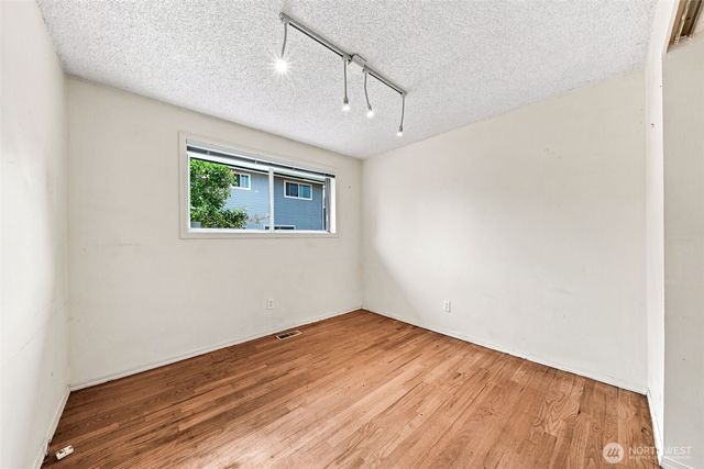 1111 Pierce Avenue NE, Renton, WA 98056