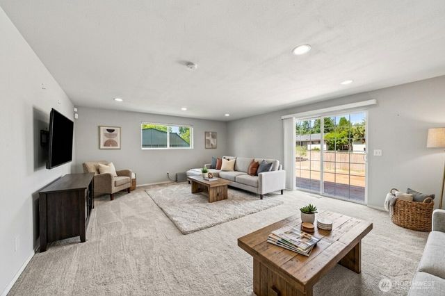 1111 Pierce Avenue NE, Renton, WA 98056