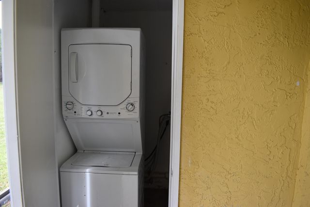 410 Meadows Circle 410, Boynton Beach, FL 33436