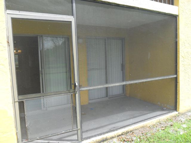 410 Meadows Circle 410, Boynton Beach, FL 33436