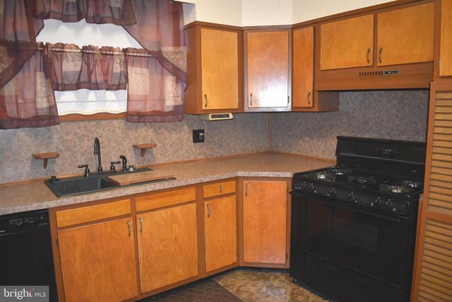 1823 S 17TH ST, Philadelphia, PA 19145