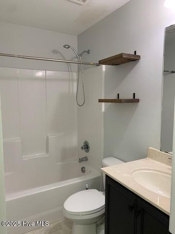 716 Addor Drive, Richlands, NC 28574