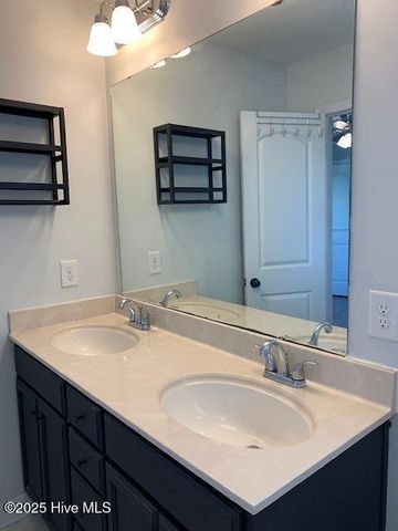 716 Addor Drive, Richlands, NC 28574