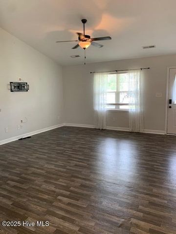 716 Addor Drive, Richlands, NC 28574