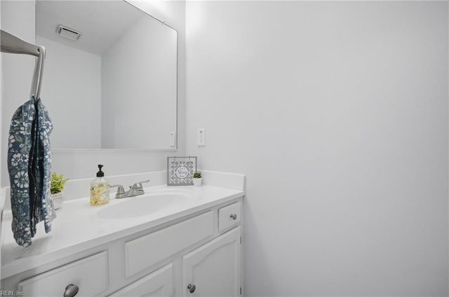 4900 Cliffony DR, Virginia Beach, VA 23464