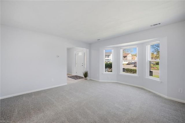 4900 Cliffony DR, Virginia Beach, VA 23464