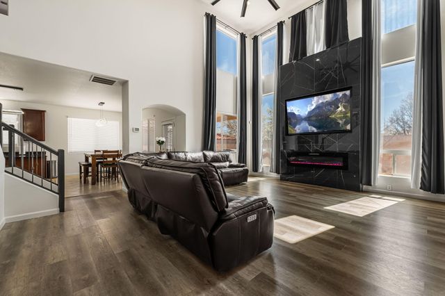 5908 Las Cadenas Road NW, Albuquerque, NM 87120