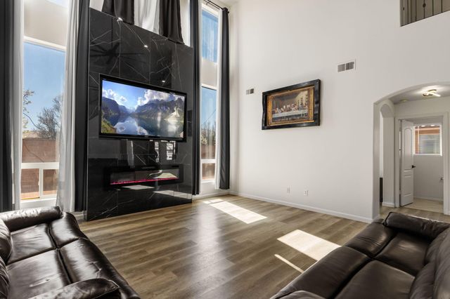 5908 Las Cadenas Road NW, Albuquerque, NM 87120