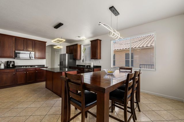 5908 Las Cadenas Road NW, Albuquerque, NM 87120