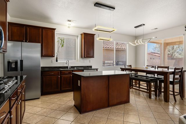 5908 Las Cadenas Road NW, Albuquerque, NM 87120