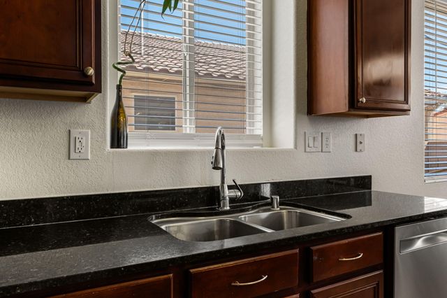 5908 Las Cadenas Road NW, Albuquerque, NM 87120