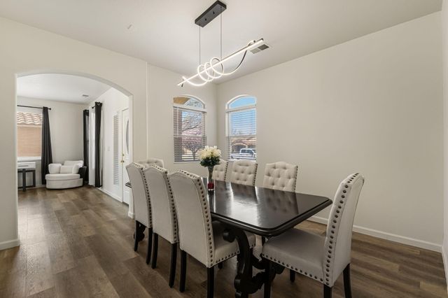 5908 Las Cadenas Road NW, Albuquerque, NM 87120