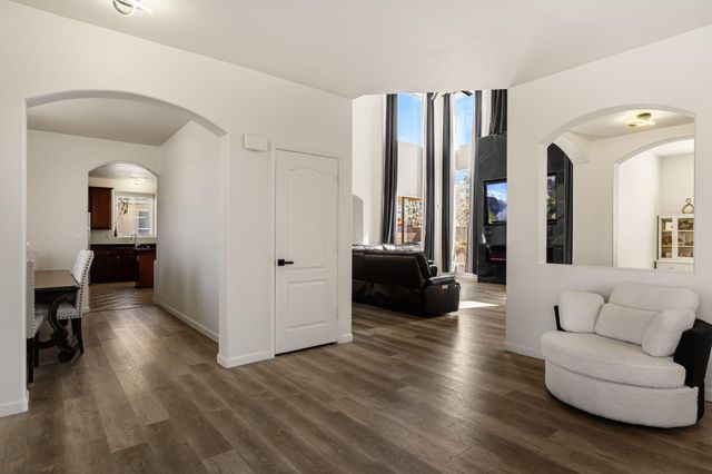 5908 Las Cadenas Road NW, Albuquerque, NM 87120