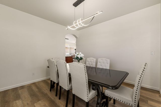 5908 Las Cadenas Road NW, Albuquerque, NM 87120