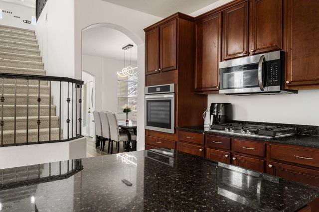 5908 Las Cadenas Road NW, Albuquerque, NM 87120