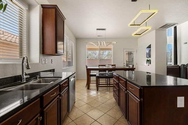 5908 Las Cadenas Road NW, Albuquerque, NM 87120