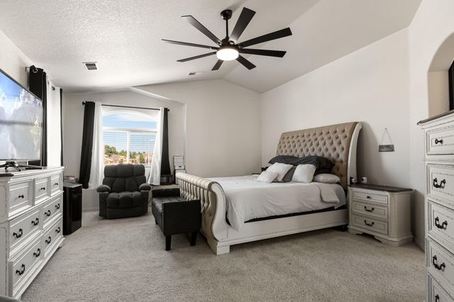 5908 Las Cadenas Road NW, Albuquerque, NM 87120