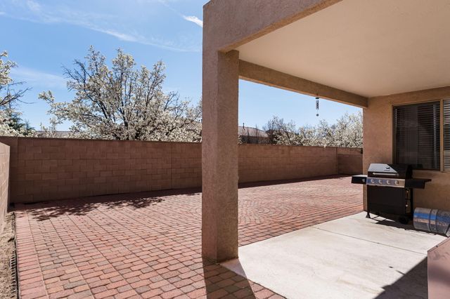 5908 Las Cadenas Road NW, Albuquerque, NM 87120