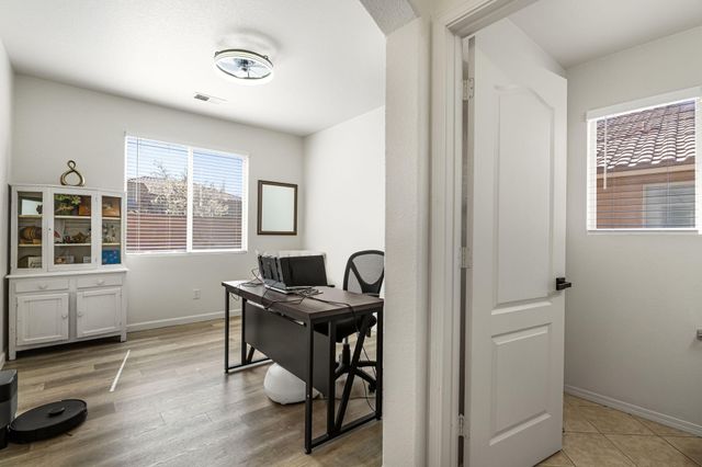 5908 Las Cadenas Road NW, Albuquerque, NM 87120