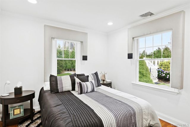 65 Shore Road, Westhampton, NY 11977