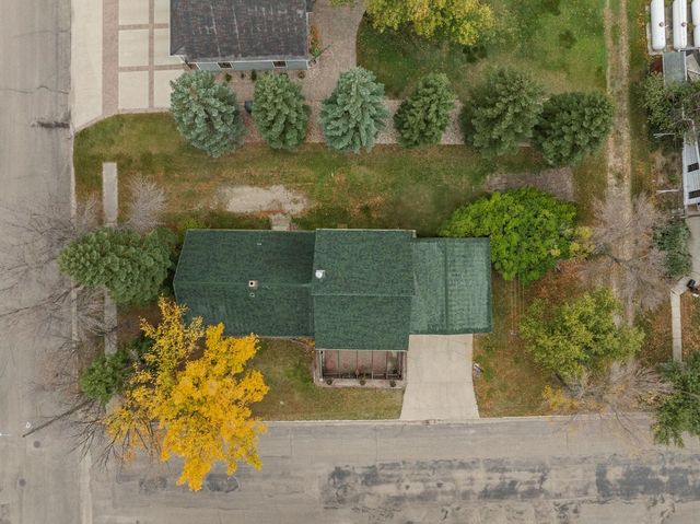 201 3RD ST NE, Mohall, ND 58761