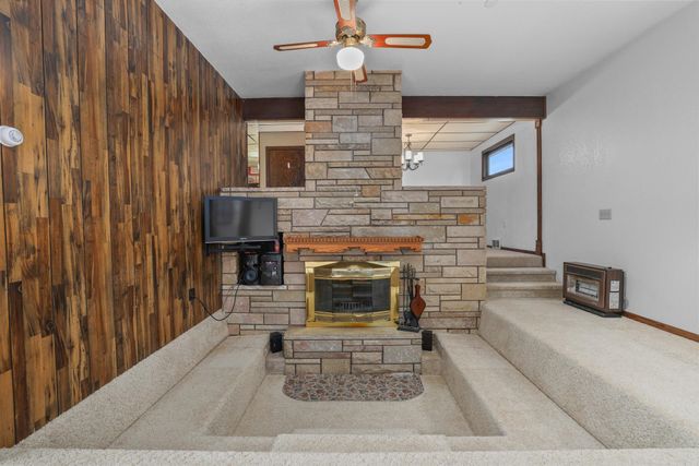 201 3RD ST NE, Mohall, ND 58761