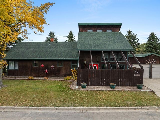 201 3RD ST NE, Mohall, ND 58761