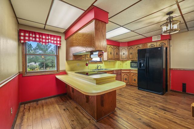 201 3RD ST NE, Mohall, ND 58761