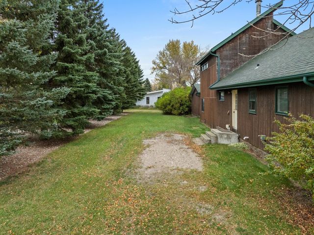 201 3RD ST NE, Mohall, ND 58761