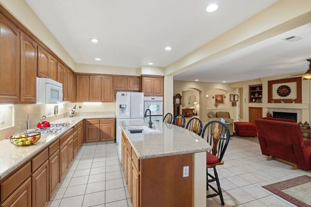 777 Jonabel Way, Oakdale, CA 95361