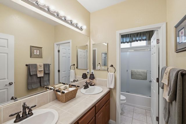 777 Jonabel Way, Oakdale, CA 95361