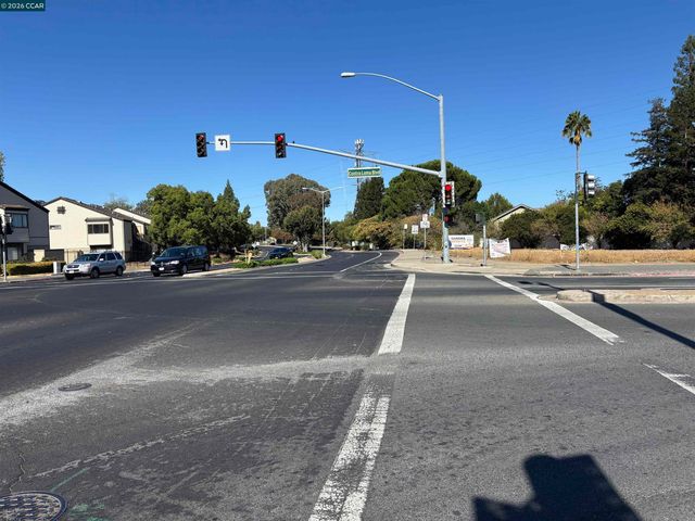 James Donlon Blvd, Antioch, CA 94509