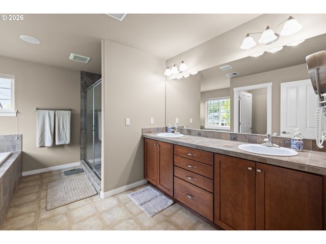 906 36TH Pl, Forest Grove, OR 97116