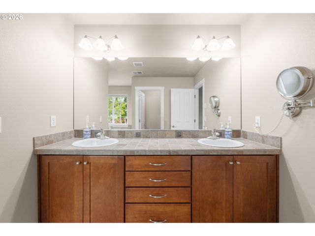 906 36TH Pl, Forest Grove, OR 97116