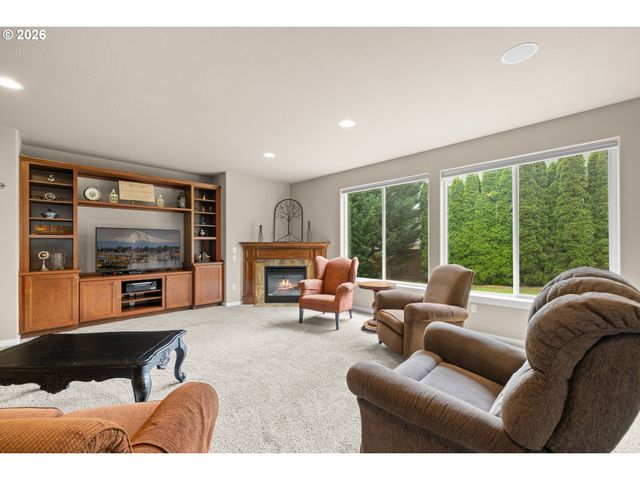 906 36TH Pl, Forest Grove, OR 97116