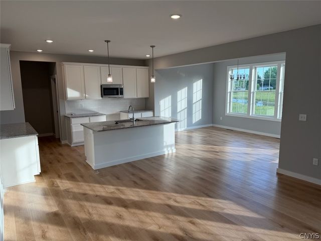 2518 Mystical Way, Camillus, NY 13031