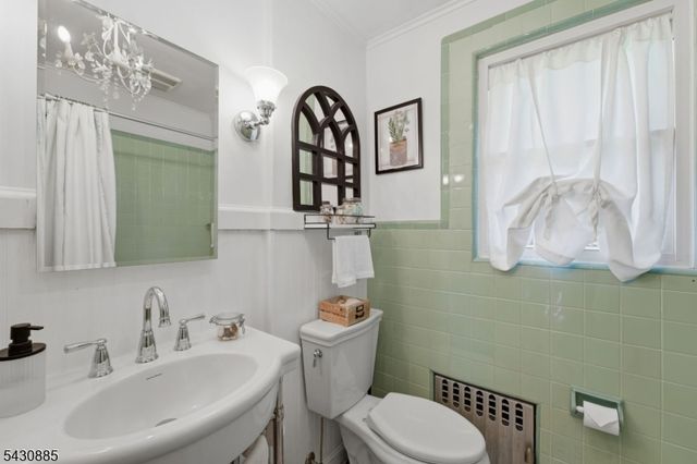 235 Hazel Ave, Garwood Boro, NJ 07027