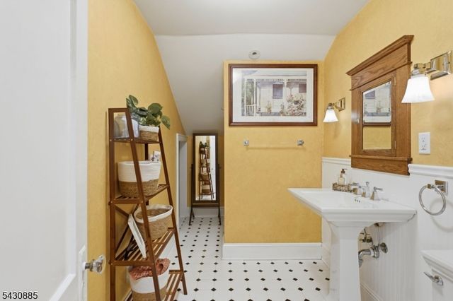 235 Hazel Ave, Garwood Boro, NJ 07027