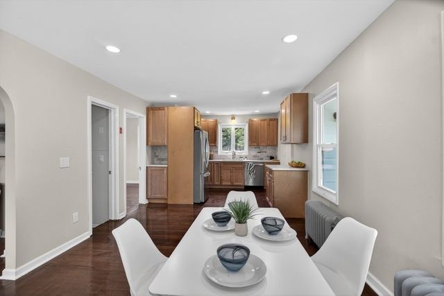 79 Kaveney St, Chicopee, MA 01020