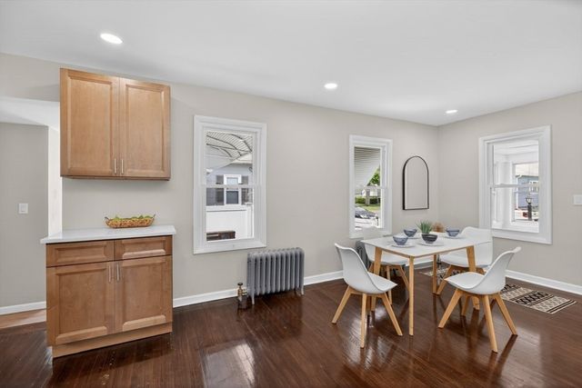 79 Kaveney St, Chicopee, MA 01020