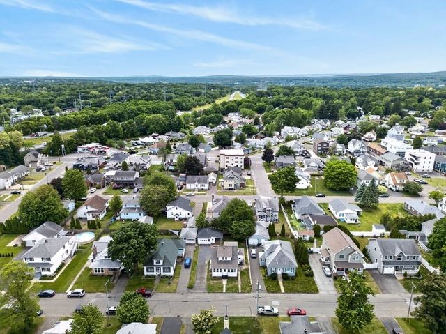 79 Kaveney St, Chicopee, MA 01020