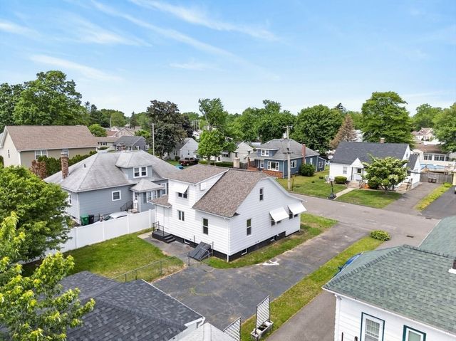 79 Kaveney St, Chicopee, MA 01020