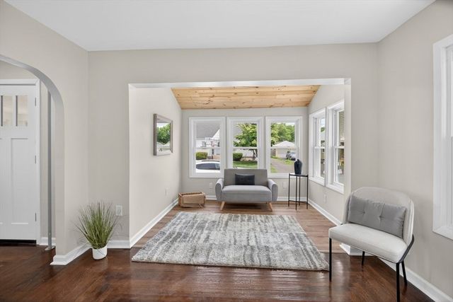 79 Kaveney St, Chicopee, MA 01020
