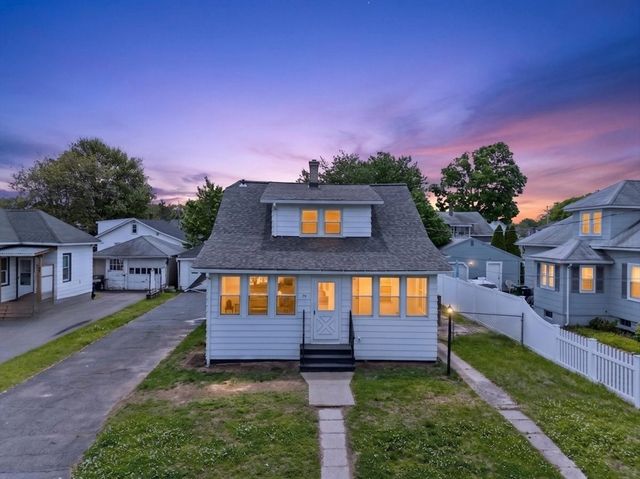 79 Kaveney St, Chicopee, MA 01020